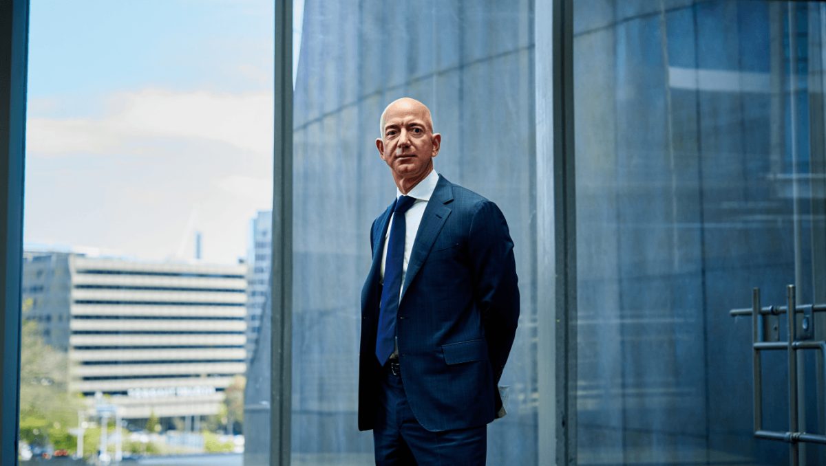 «Come un'esplosione ad ampio raggio»: l'intelligenza artificiale ha già fatto danni ad Amazon (e perché l'azienda di Bezos non fa marcia indietro)