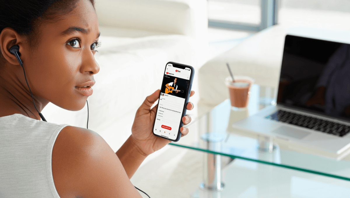 YouTube rafforza Premium Lite: cosa cambia con download e ascolto in background