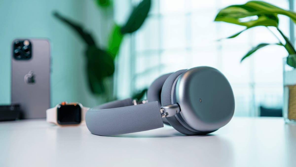 Apple svela le nuove AirPods Max 2: chip H2, traduzione dal vivo e audio lossless | Prezzi e Disponibilità