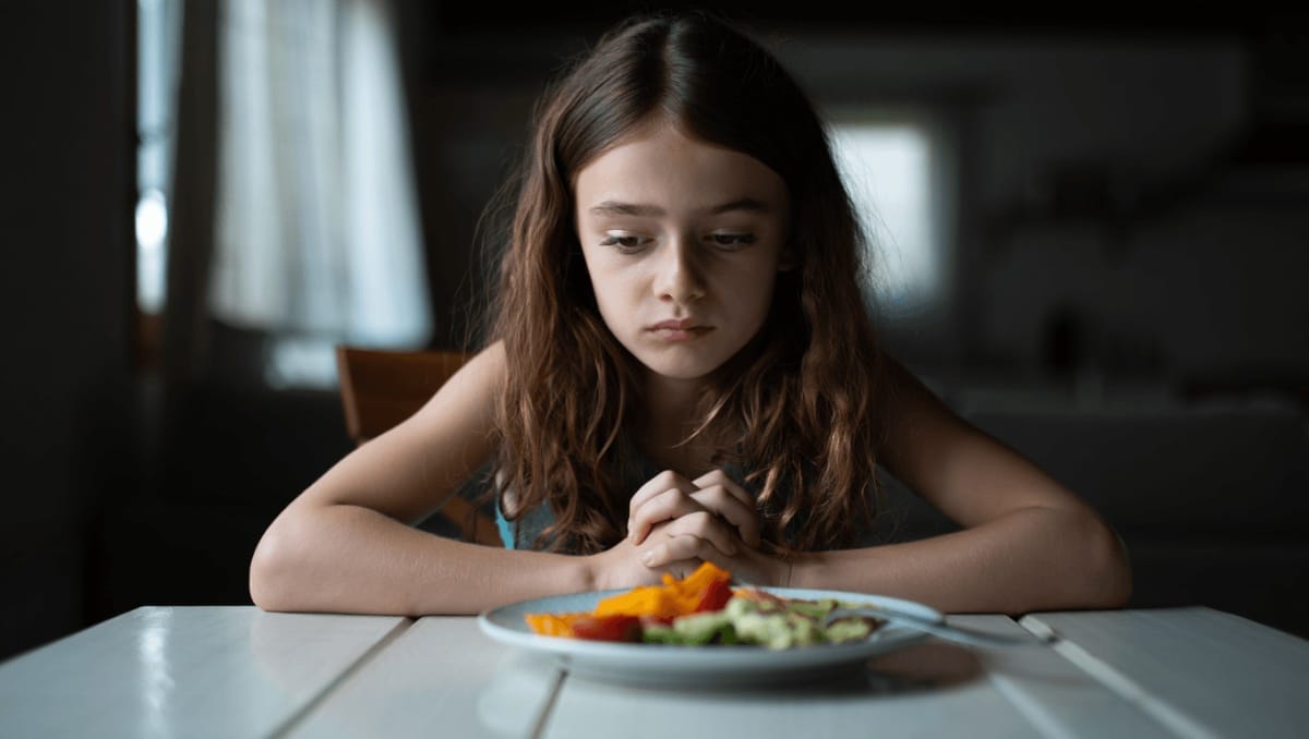 Qualcosa di lilla, trama e cast del film sui disturbi alimentari stasera in prima tv