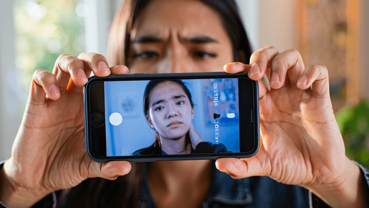 iOS 26.4: l’ennesimo interruttore per ridurre l’effetto Liquid Glass