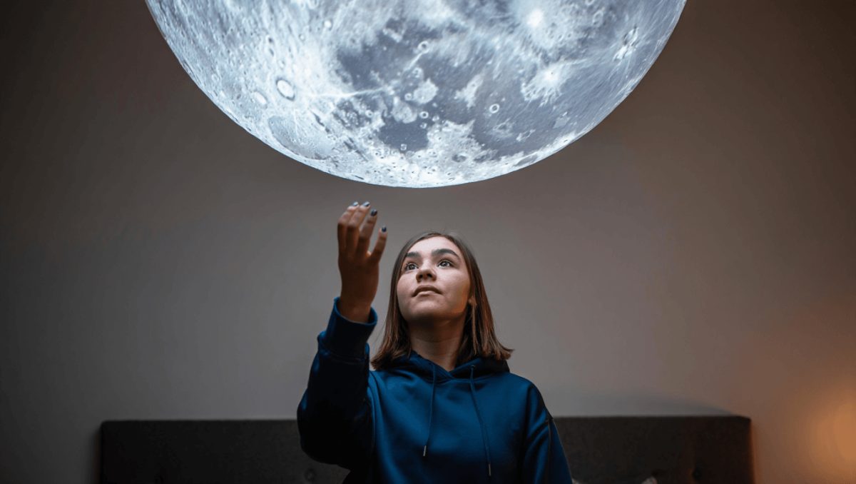 «Trasforma queste foto in un video ambientato sulla Luna»: la nostra prova di Gemini Omni, nuovo modello AI di Google