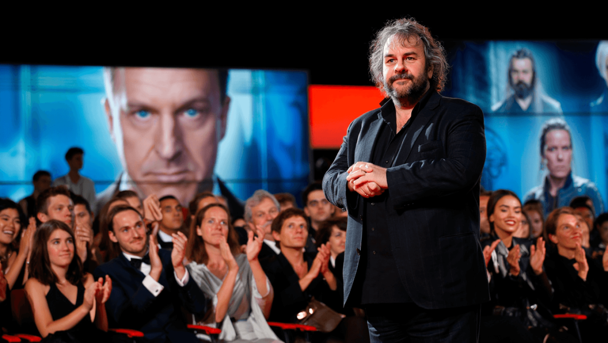 Peter Jackson a Cannes 2026:, la masterclass su Tolkien, Tintin e AI

                
                


                
                    
                        
                        Cinema
                        
                    
                    
                

                Standing ovation a Cannes per Peter Jackson, premiato con la Palma d’oro onoraria e protagonista...
                
                13 mag - 16:00