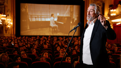 De Niro presenta Roma il film Novecento di Bertolucci

                
                


                
                    
                        
                        Cinema
                        
                    
                    
                

                
                
                14 lug - 09:28