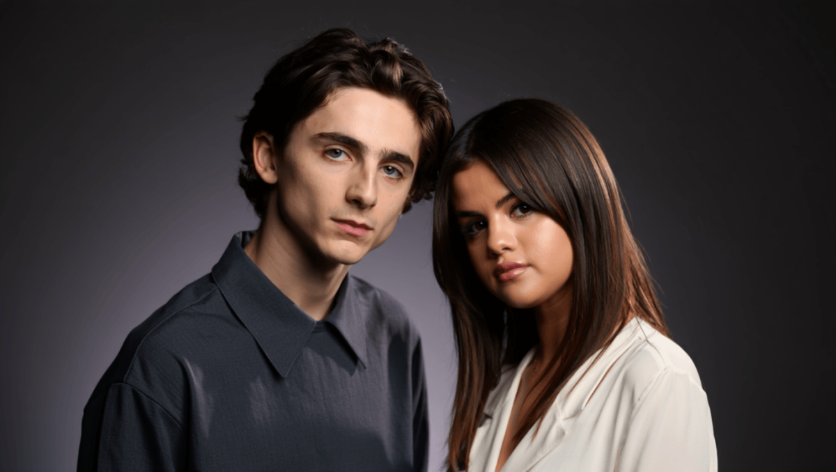Not Alone, Timothée Chalamet e Selena Gomez nel film d'animazione

                
                


                
                    
                        
                        Cinema
                        
                    
                    
                

                Doppieranno il meccanico missilistico Joe e la brillante astrobotanica Fran, che scopriranno...
                
                23 giu - 10:30