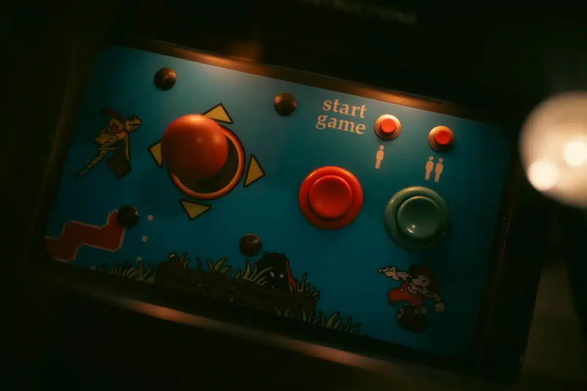 Sequenza di gameplay da video trailer che mostra il protagonista in azione