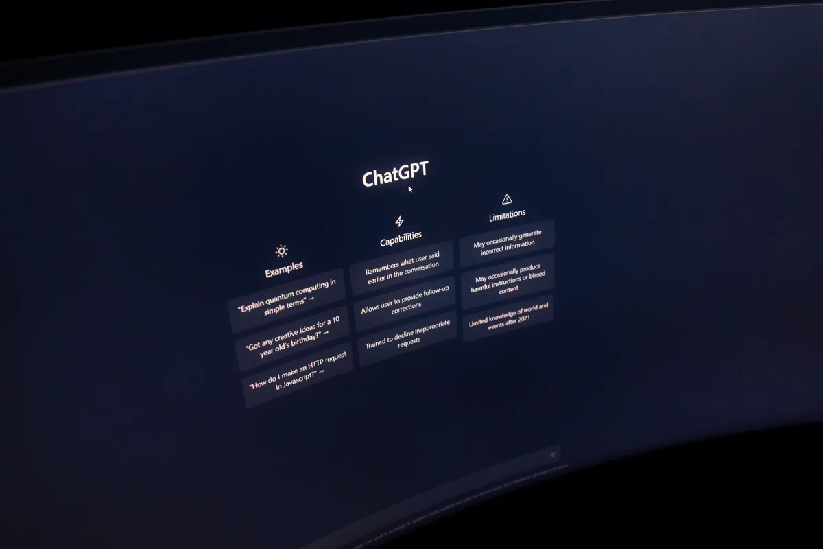 Pannello di configurazione di un agente AI con elementi di setup automatico e catalogo prodotti