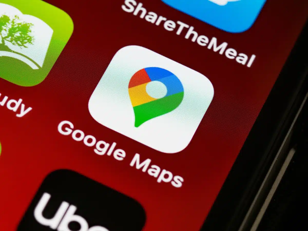 Schermata dell'app Google Maps con l'icona dei livelli visibile
