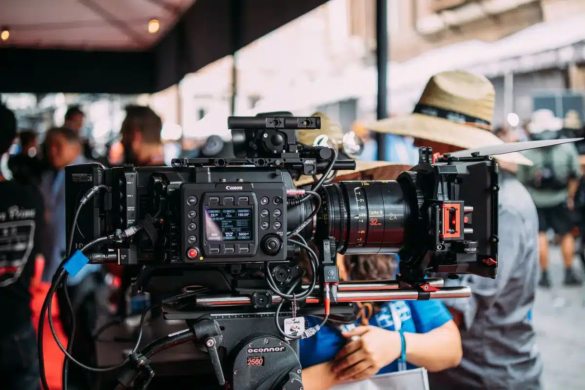 Attrezzatura cinematografica professionale per la produzione video di qualit&agrave;