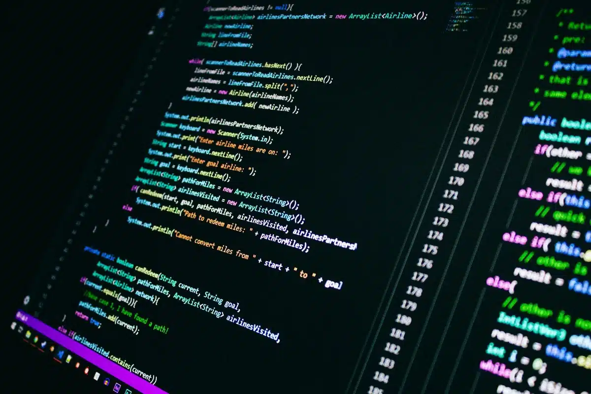 Interfaccia di GitHub con pull request e automazione CI/CD
