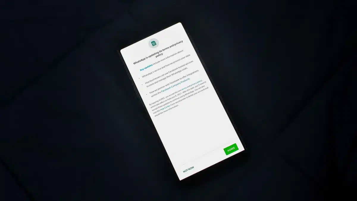 Schermata di impostazioni privacy su iPhone con opzioni di tracciamento