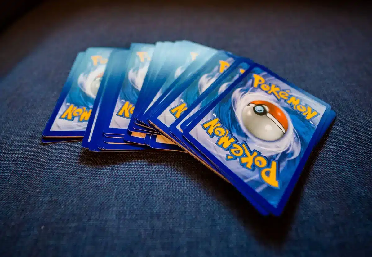 Carte Pok&eacute;mon del Team Rocket con personaggi villain e strategie disruptive
