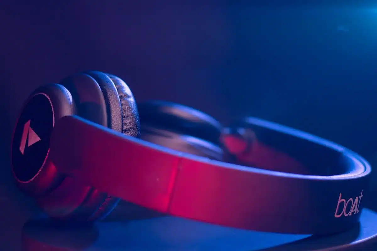 Auricolari wireless open-ear a clip con design moderno