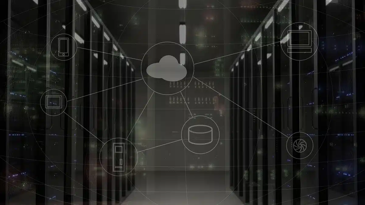 Rack di server in un data center privato in funzione