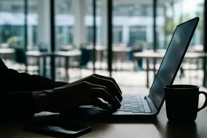 ChatGPT ads: 1 miliardo in meno di 200 giorni, boom per la pubblicità