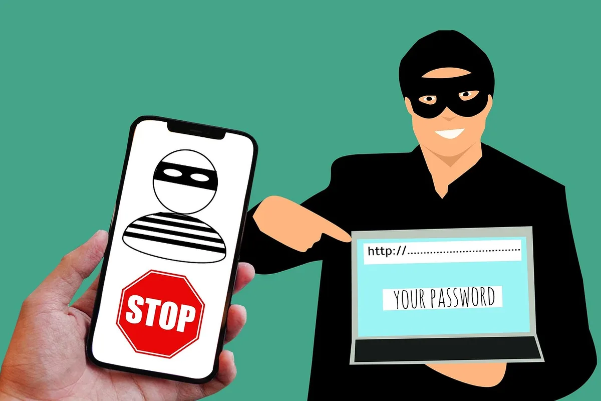Schermo di avviso di sicurezza informatica con simbolo di pericolo