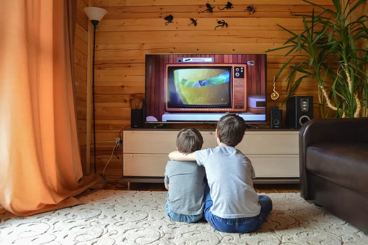 Set televisivo che evoca il potere della tv nel film Primetime
