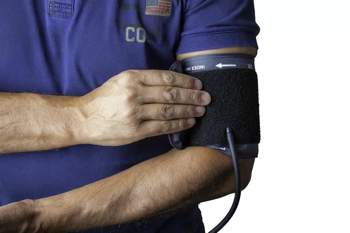 Sensori di salute su smartwatch: rilevazione battito cardiaco, SpO2 e monitoraggio del sonno