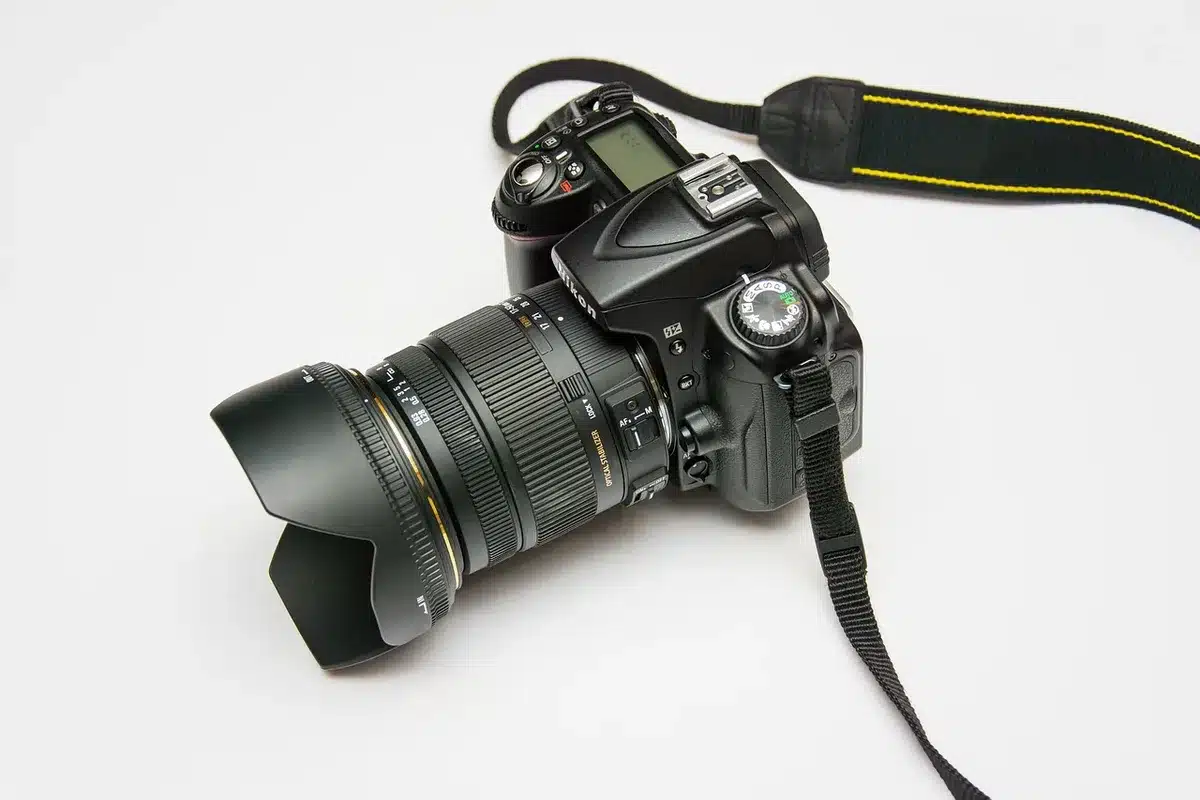 Sensore fotografico e lente teleobiettivo con zoom ottico avanzato