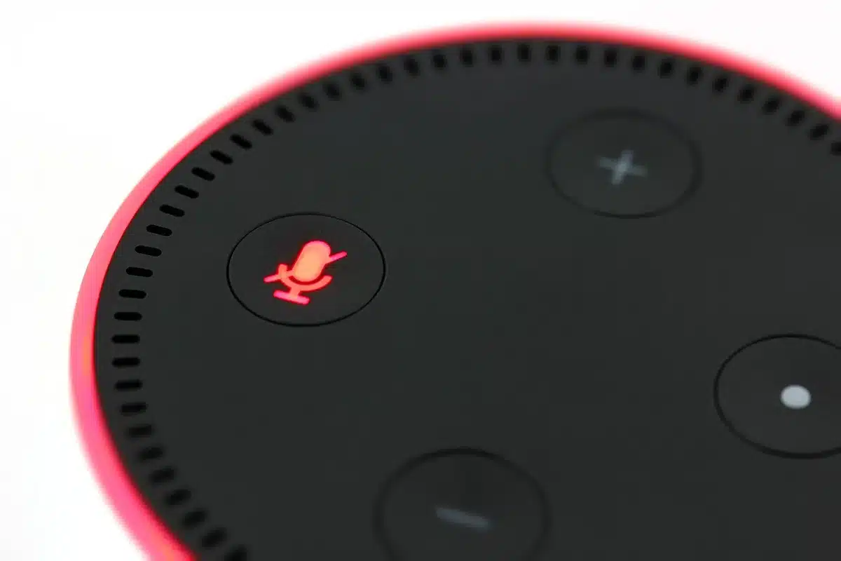 HomePod mini con luce superiore che segue la musica