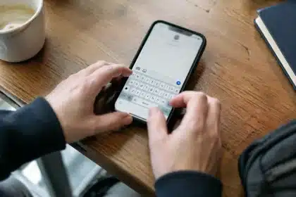 iPhone: seleziona il testo con un dito, il trucco che ti semplifica la vita