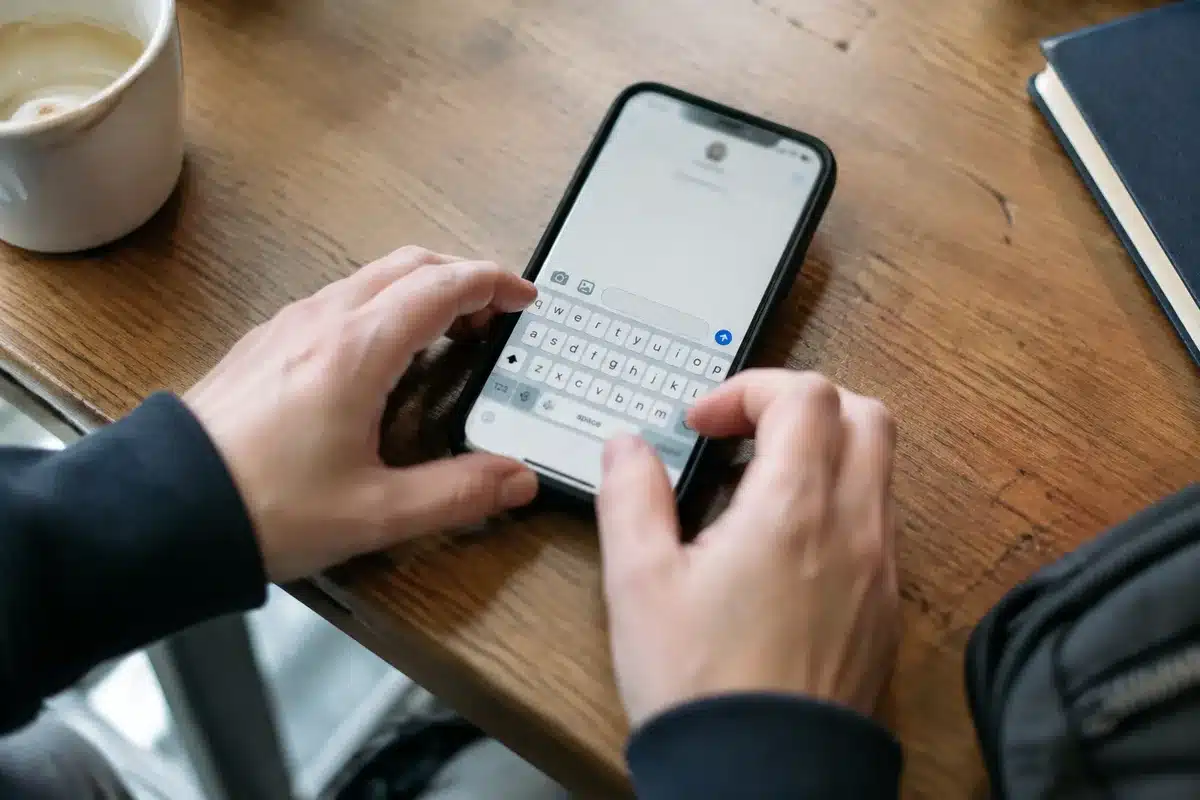 iPhone: seleziona il testo con un dito, il trucco che ti semplifica la vita