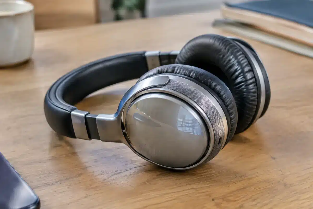 Nothing Headphone (1) Pro: scopri novità, prezzo e caratteristiche della over-ear premium